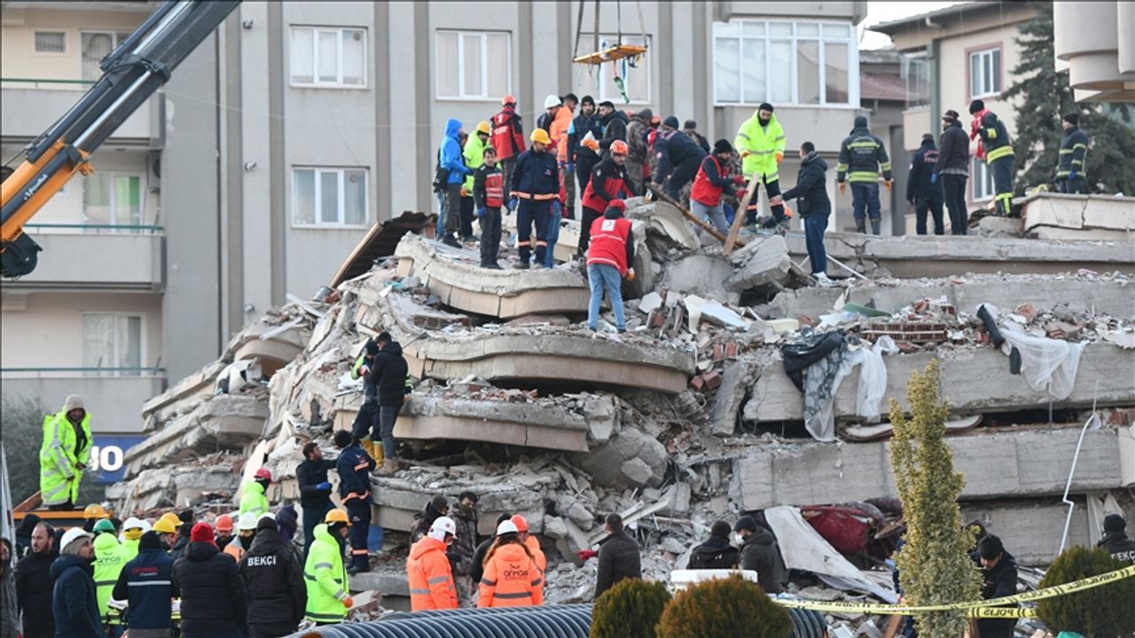 Gaziantep'te depremde yıkılan Bahar Apartmanı'nın müteahhidi tutuklandı