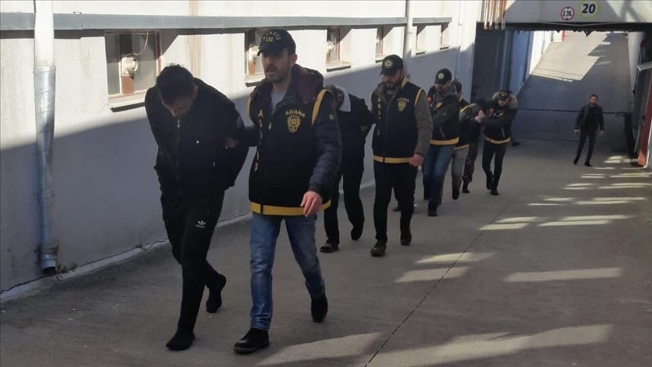 Adana'da deprem bölgelerinde hırsızlık yapan 10 şüpheli tutuklandı