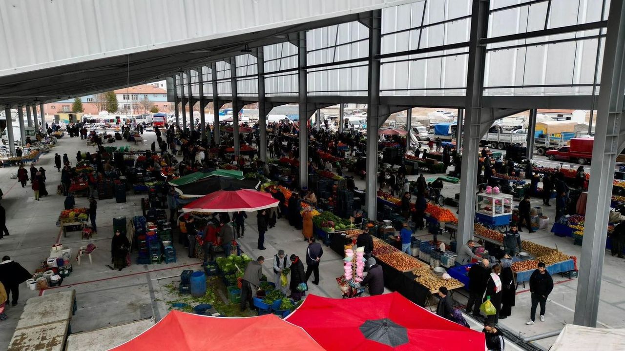 Kapalı Semt Pazarları Esnaflar Ve Vatandaşlardan Taktir Topluyor