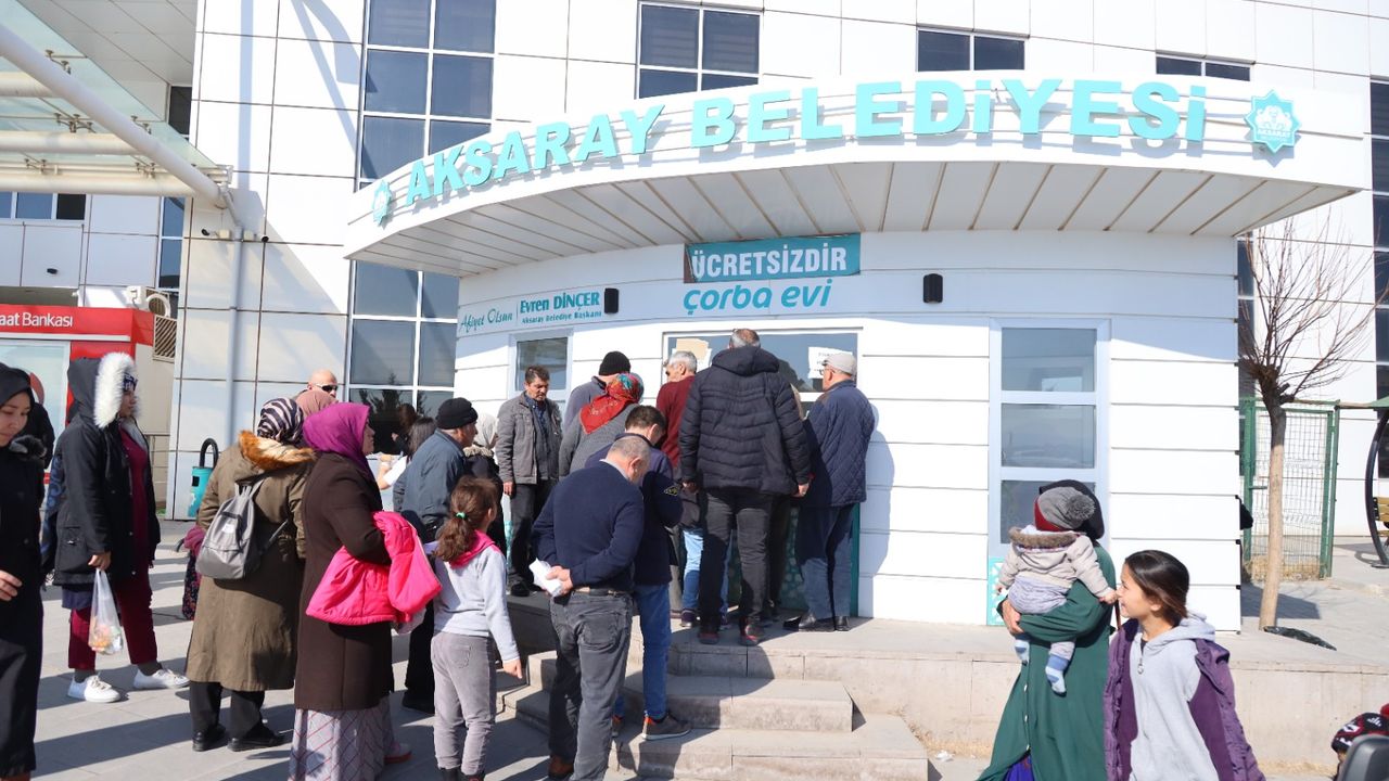 Aksaray Belediyesi Her Gün 5 Bin Kişiye Çorba Dağıtımı Yapıyor