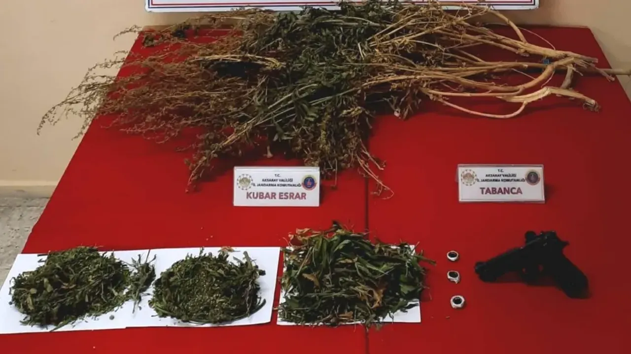 Zehir tacirlerine yönelik düzenlenen operasyonlarda 1 ton 340 kilogram uyuşturucu madde ele geçirildi