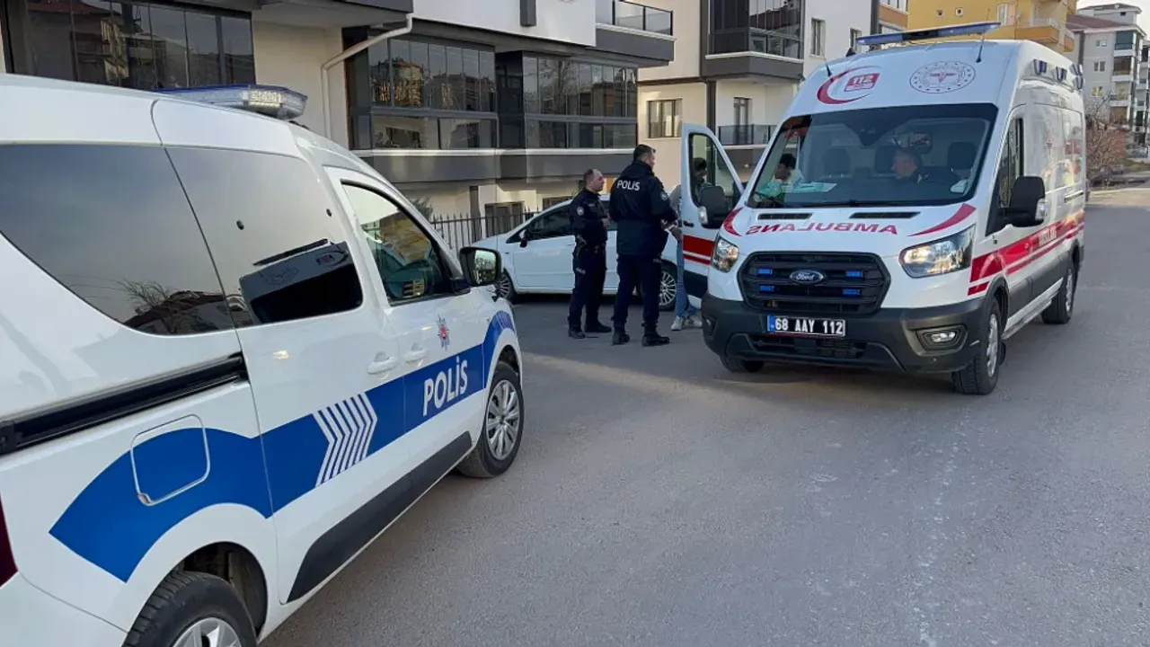 Aksaray'da İki Gurup Arasında Çıkan Bıçaklı Kavgada 4 Kişi Yaralandı