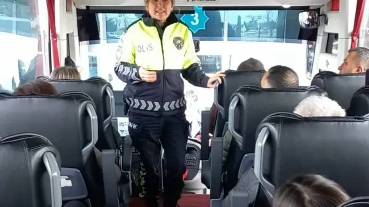 Aksaray Polisi Şehirlerarası Otobüslerde Emniyet Kemeri Denetimleri Yaptı