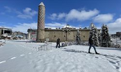 Nisan ayında kar ve soğuk hava etkili oluyor