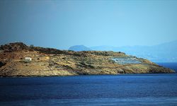 Keçi Adası'ndaki Yunan askerleri ve adaya yerleştirilen ağır silahlar görüntülendi