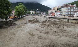 Kastamonu'da sağanak nedeniyle taşan çay su baskınlarına neden oldu