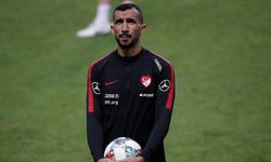 Mehmet Topal futbolculuk kariyerini sonlandırdı