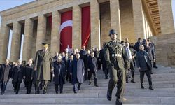 Ulu Önder Atatürk için Anıtkabir'de devlet töreni düzenlendi