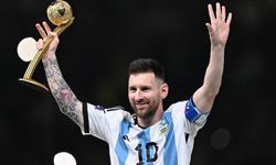 Arjantinli futbolcu Messi, milli formayı giymeye devam edecek