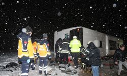 Tokat'ta yolcu otobüsünün devrilmesi sonucu 1 kişi öldü, 15 kişi yaralandı