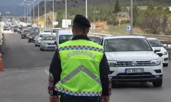 43 ilin geçiş güzergahında trafik yoğunluğu