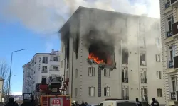Kars'ta 5 katlı binada patlama sonrası yangın