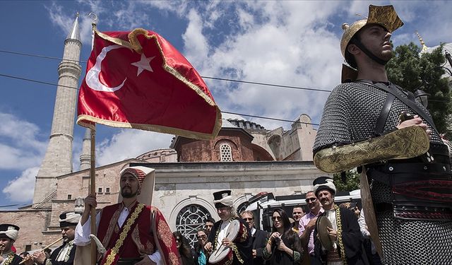 İstanbul'u fetih coşkusu sardı