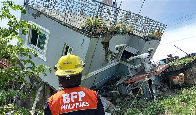 Filipinler'de 7 büyüklüğünde deprem meydana geldi