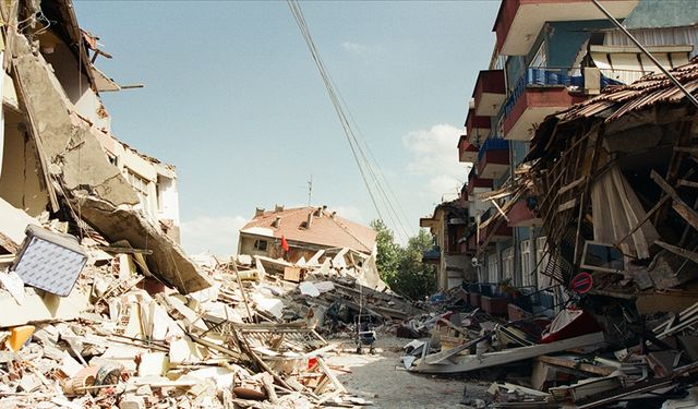 17 Ağustos Depremi'nin üzerinden 23 yıl geçti