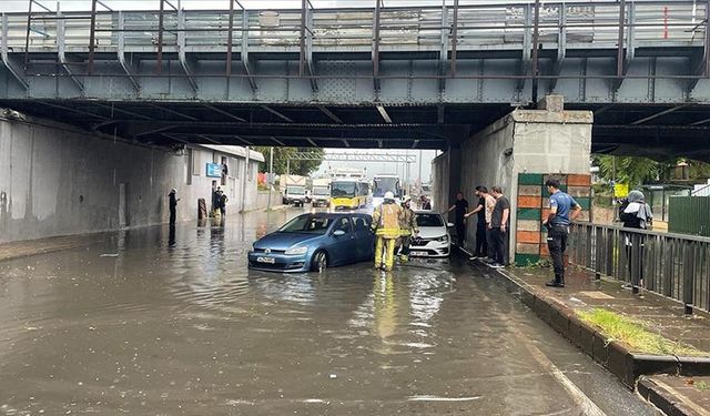 İstanbul'da kuvvetli yağış yaşamı olumsuz etkiledi