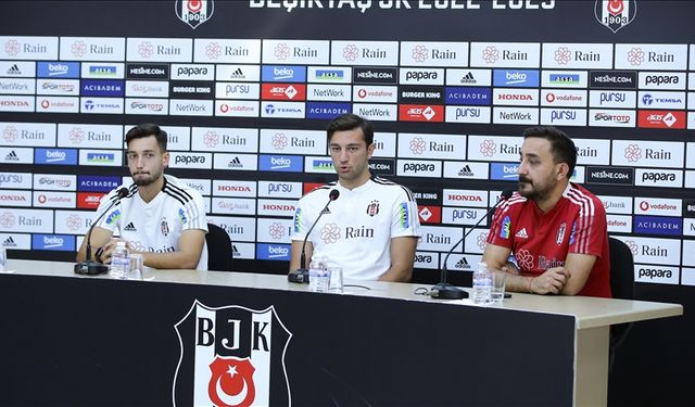 Beşiktaş'ta genç transferler basına tanıtıldı