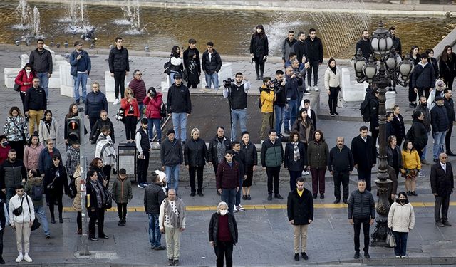 Büyük Önder Atatürk'ü anıyoruz