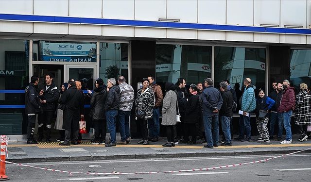 EYT'li vatandaşlar SGK il müdürlükleri önünde yoğunluk oluşturdu