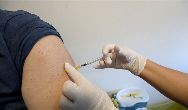 Kovid-19 ve grip vakalarındaki artış ihtimaline karşı "maske ve aşı" uyarısı