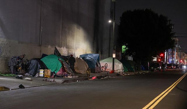 ABD'nin Los Angeles kentinde yaklaşık 40 bin evsiz otellere yerleştirilecek