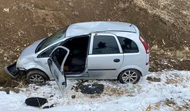 Kaza sonrası donarak öldü