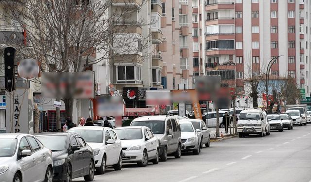 BELEDİYE GELİŞİGÜZEL ASILAN TABELALAR İÇİN UYARDI