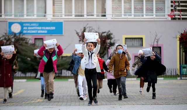 Okullarda karne heyecanı