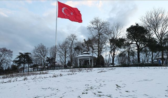 İstanbul'da kar yağışı etkili oldu