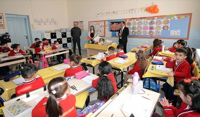 Depremden etkilenen 166 bin 238 öğrencinin nakilleri yapıldı