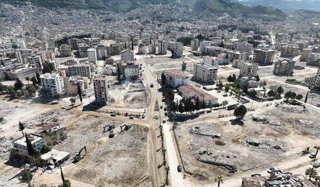 Hatay'da yıkım ve enkazların kaldırılması süreci hızla ilerliyor