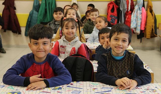 Depremden etkilenen üç ilde eğitim öğretim yeniden başladı