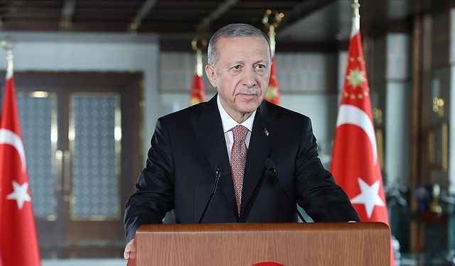 Cumhurbaşkanı Erdoğan: Girişimcilerimizden imkanlarını depremzedelerimiz için seferber etmelerini bekliyoruz