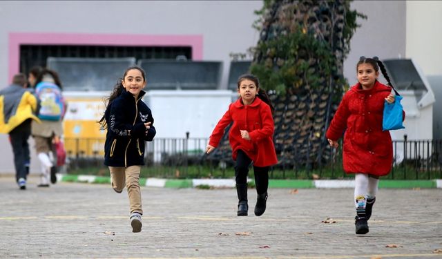 Okullarda ikinci ara tatil öncesi son ders zili bugün çalıyor