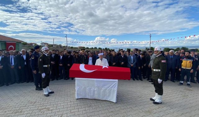 Şehit Uzman Çavuş Mehmet Sevim Son Yolculuğuna Dualarla Uğurlandı.