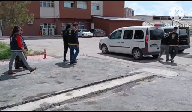 Aksaray’da Otomobil Hırsızları Yakalandı