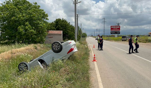 Aksaray’da Otomobil Şarampole Düşüp takla attı: 2 yaralı