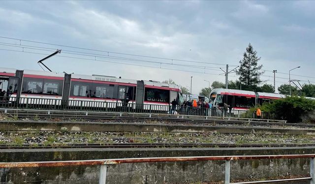 Samsun'da tramvayların çarpışması sonucu 26 kişi yaralandı