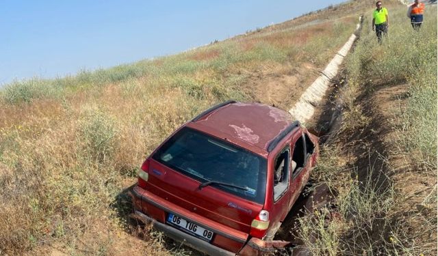 Aksaray’da otomobil bariyerlere çarptı, 4 kişi yaralandı