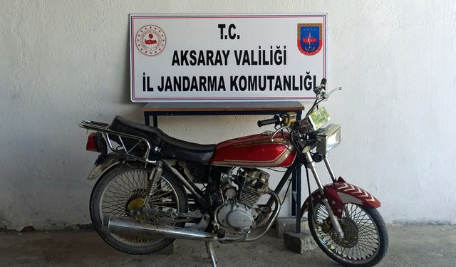 Jandarma çalınan motosiklet ve hırsızı buldu