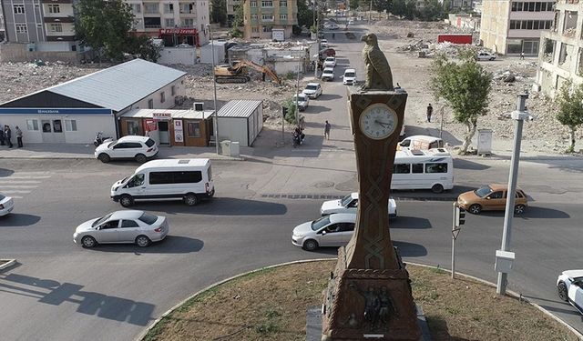 Adıyaman'ın sembol kulesindeki saatler hep 04.17'yi gösterecek