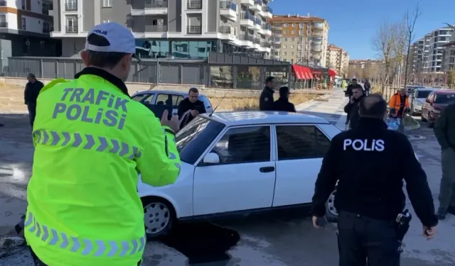 Aksaray'da dur ihtarına uymayan sürücü hem ehliyetsiz hem de alkollü çıktı