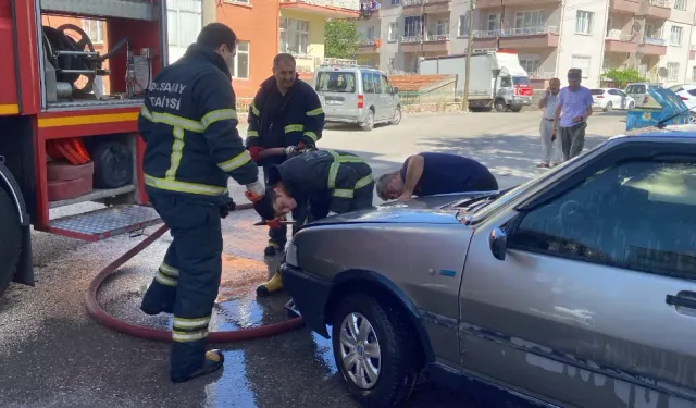 Aksaray'da aküsü patlayan araç yandı