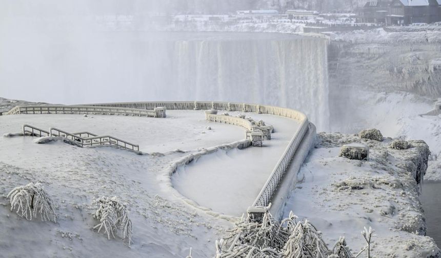 Niagara şelaleleri kutup soğukları sebebiyle kısmen dondu