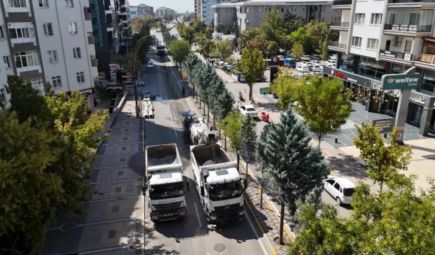 AKSARAY BELEDİYESİ EBULFEYZ ELÇİBEY CADDESİNDE KAPSAMLI BİR ALTYAPI VE ÜSTYAPI ÇALIŞMASI BAŞLATTI